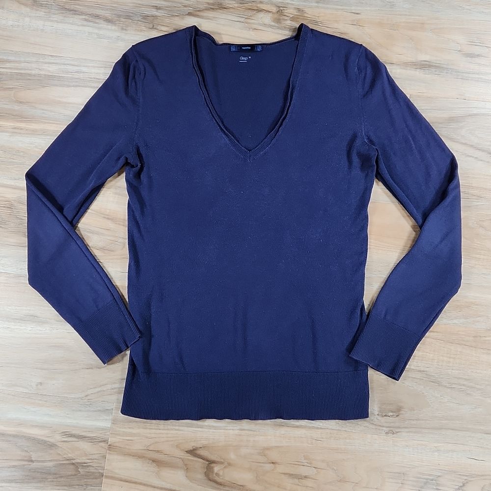 🐞Gap Blue Superfine Lightweight Vneck Sweater Medium
